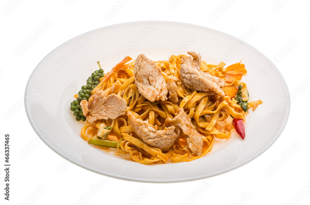 Fried noodles with pork