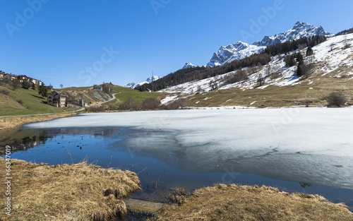 Scuol, Tarasp, Dorf, Bergsee, Taraspersee, Alpen, Schweiz