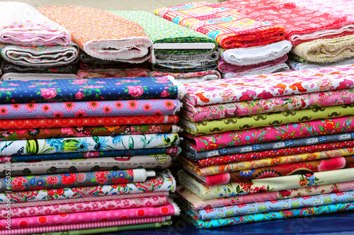 Stoffballen gestapelt