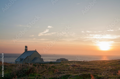 Chapelle St Thet de la Pointe du Van    la nuit tombante