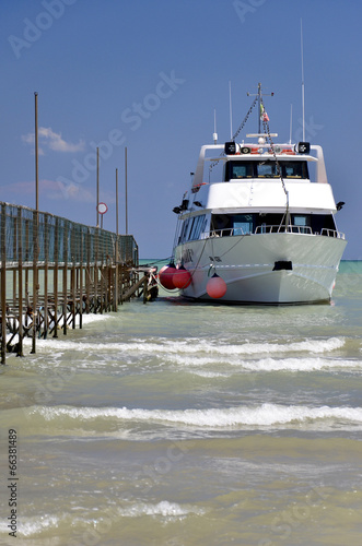 Nave all'attracco, Rimini. 3 photo