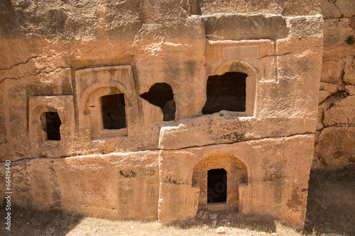 necropolis at the ancient city of Dara