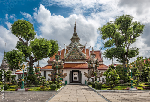 Temple of the Dawn Bangkok © nok3709001