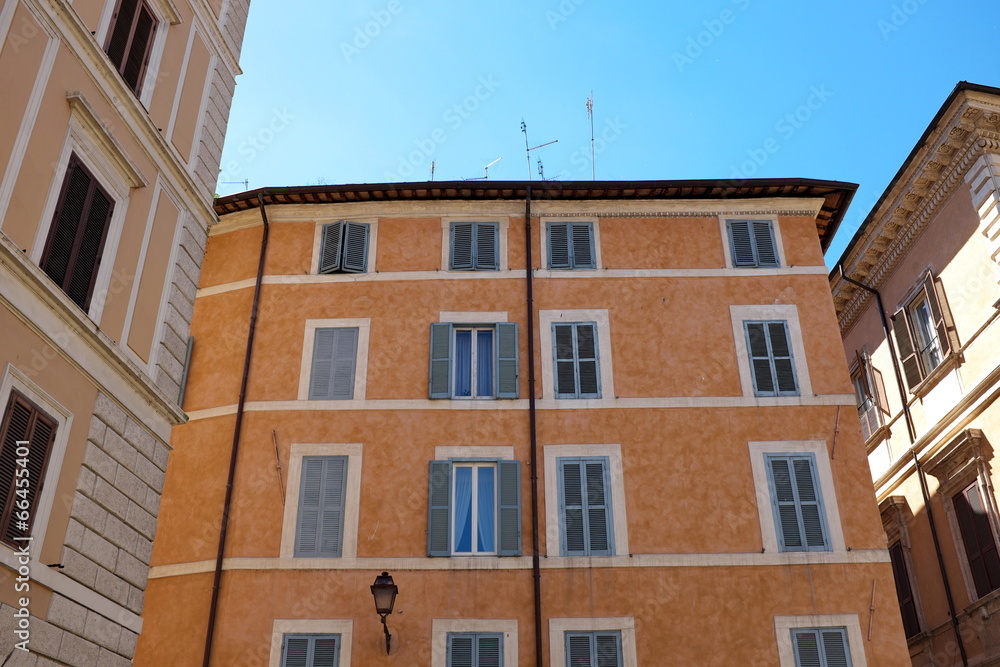 Fototapeta premium Façade ocre, ciel bleu