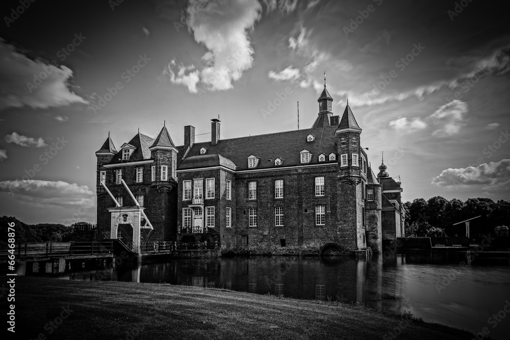 Wasserschloss Anholt B&W