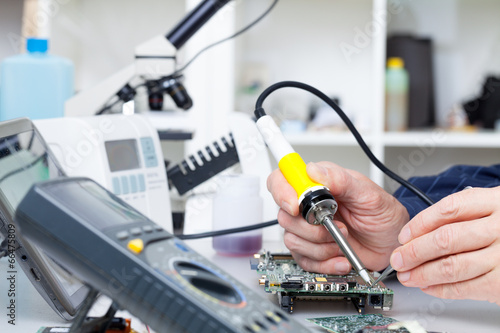 repair of electronic devices, soldering parts
