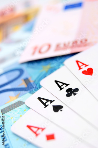 Game cards for euro banknotes.