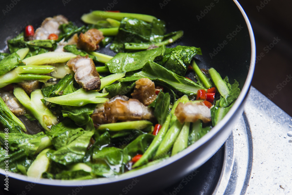 Stir-fried kale with crispy pork2 Stir-fried kale with crispy pork2