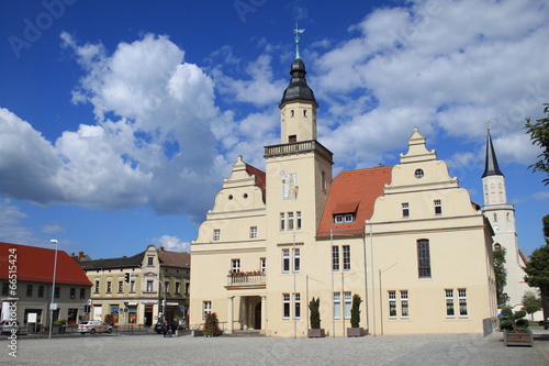 Rathaus und Marktplatz in Coswig (Anhalt)