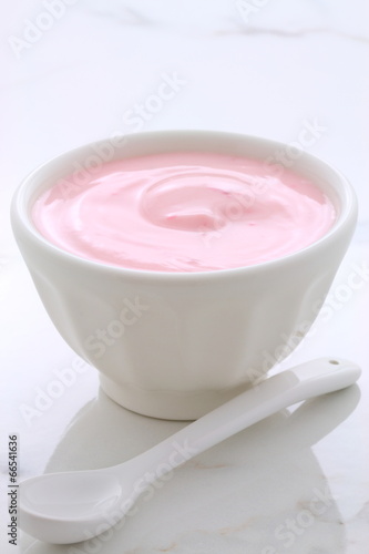Berries french style yogurt