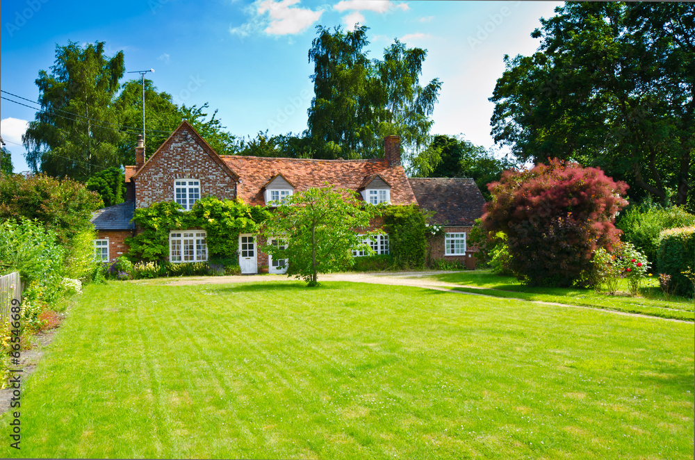 Obraz premium english village house