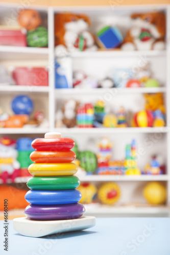 Wallpaper Mural plastic pyramidion Torontodigital.ca