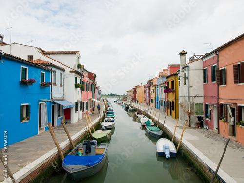 Fototapeta Naklejka Na Ścianę i Meble -  Burano island canal with colorful houses, Venice