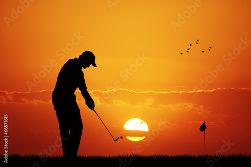 golf at sunset © adrenalinapura
