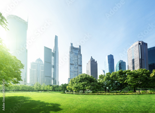 Fototapeta Naklejka Na Ścianę i Meble -  park in  lujiazui financial centre, Shanghai, China