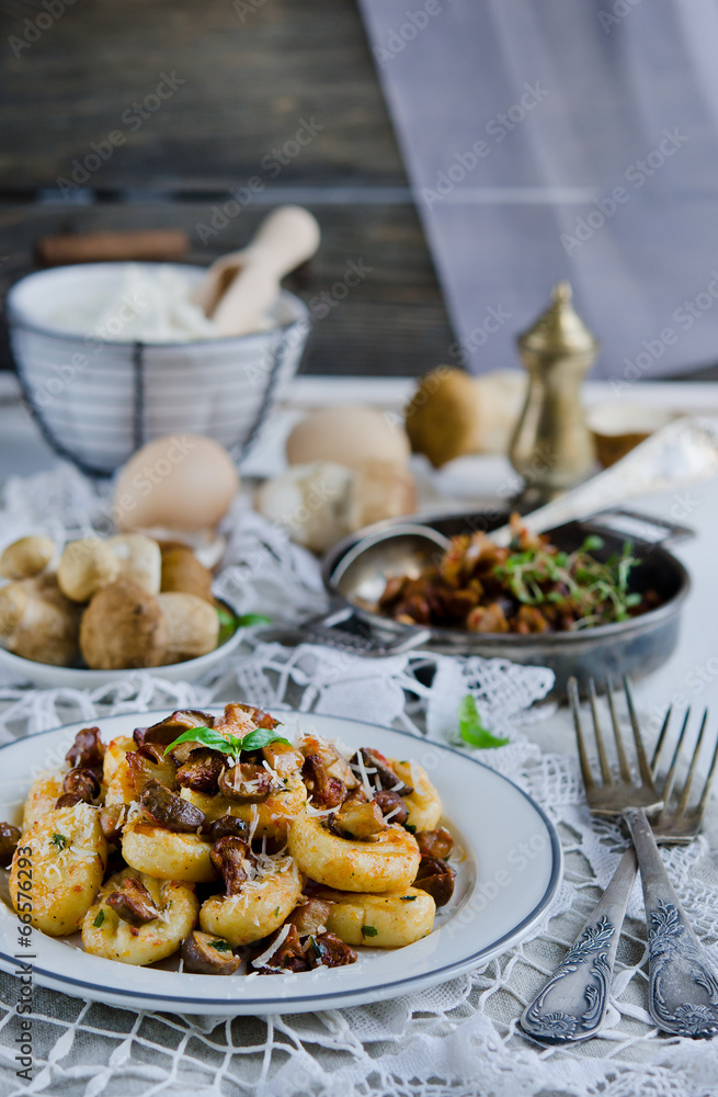 Italian gnocchi with wild mushrooms Italian gnocchi with wild mushrooms