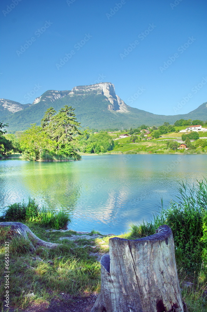 Fototapeta premium reflets du granier sur le lac