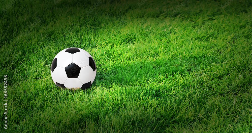 Fototapeta premium Fussball im Fokus