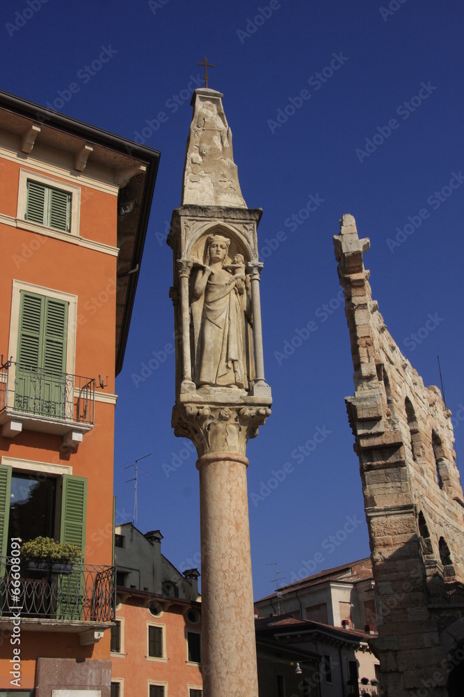 colonne statue