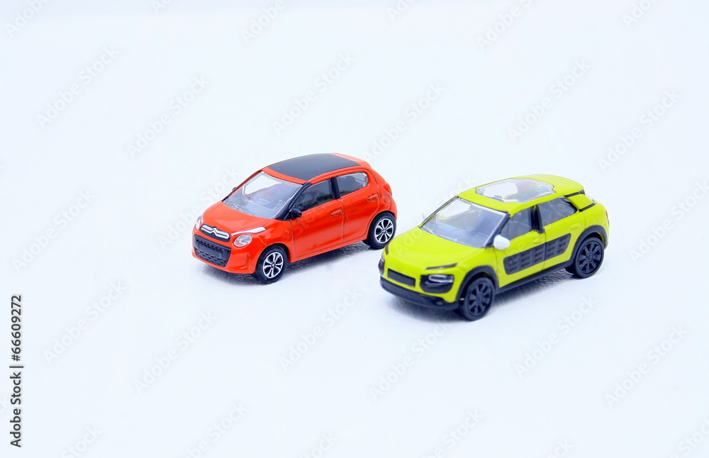 voitures miniatures, sur fond blanc voitures miniatures, sur fond blanc