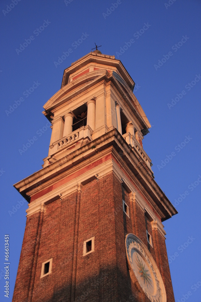 le campanile de Santi Apostoli