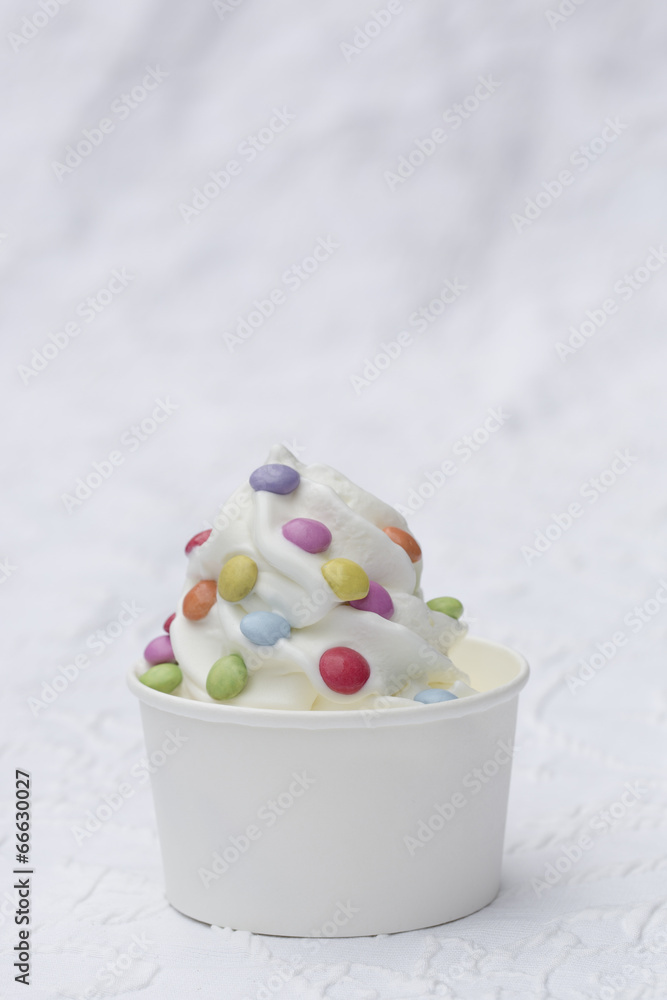 Frozen Joghurt bunt Frozen Joghurt bunt