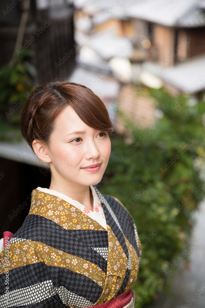 着物を着た女性