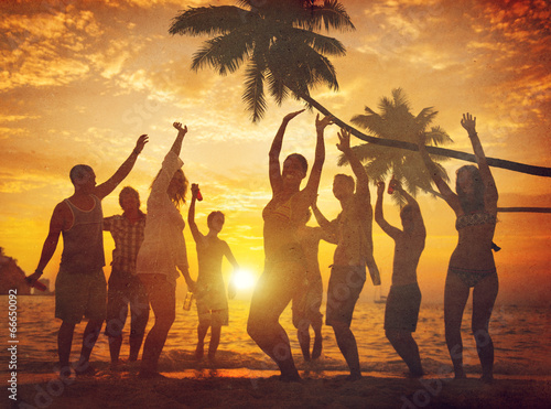 Canvas Print People Enjoying Party by the Beach