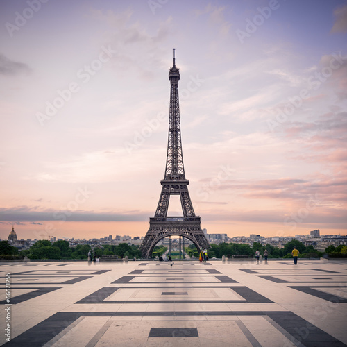 Trocadero and Eiffel Tower at sunshine. Paris  France.