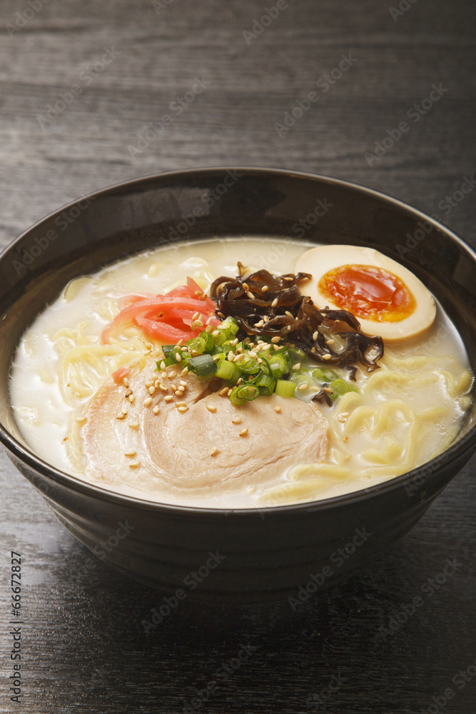 とんこつラーメン