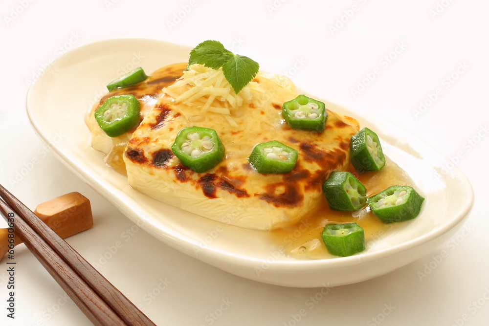 豆腐ステーキ　オクラ　餡かけ