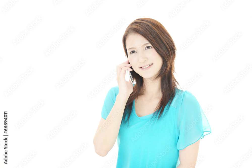 スマートフォンを持つ女性 スマートフォンを持つ女性