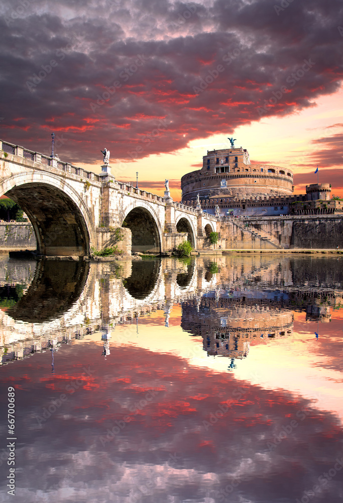 Obraz premium Angel Castle with bridge in Rome, Italy