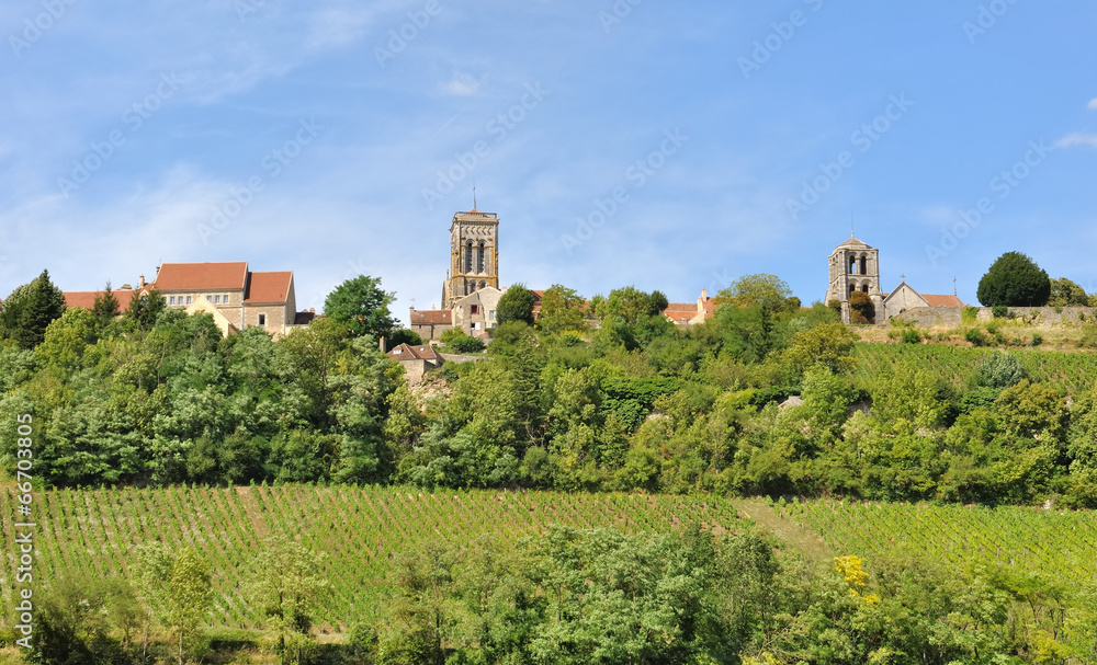 village dans paysage rural (Vézelay)