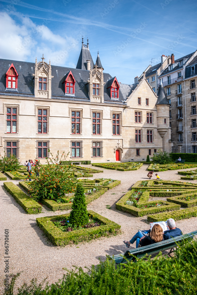 Naklejka premium Hôtel de Sens à Paris