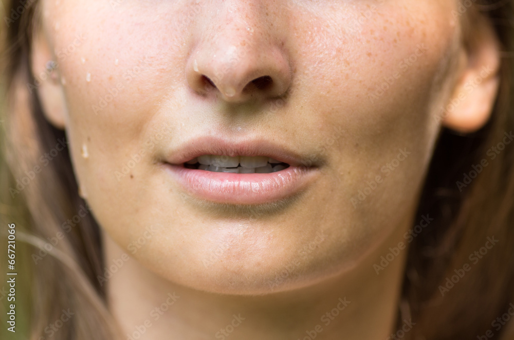 Obraz premium sweat girl portrait