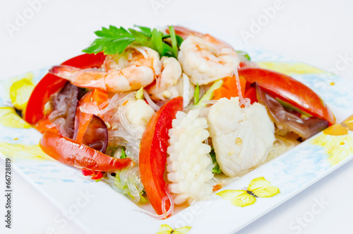 thai vermicelli and seafood dress salad