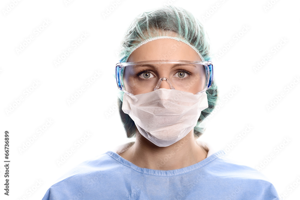 Junge Krankenschwester oder Ärztin in OP-Bekleidung
