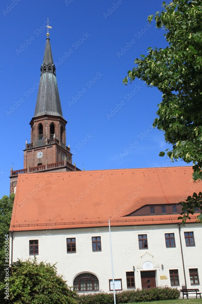 Rathaus und Marienkirche in Prettin an der Elbe Rathaus und Marienkirche in Prettin an der Elbe