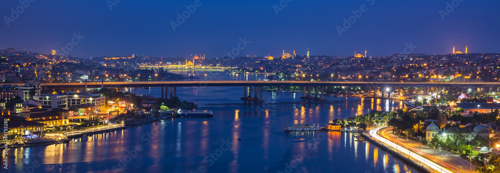 Fototapeta premium Noc w Stambule