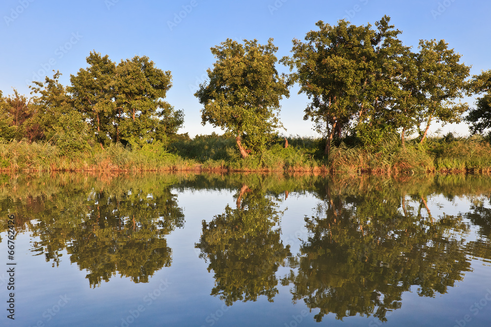 Obraz premium reflections on lake