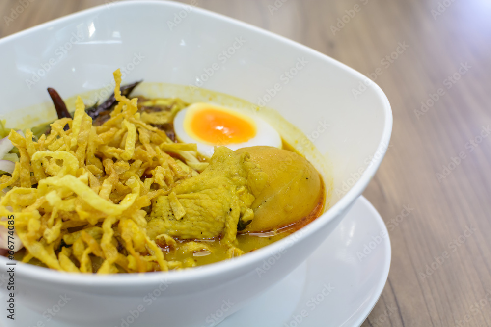 khao soi Thai Crispy Noodle chicken curry