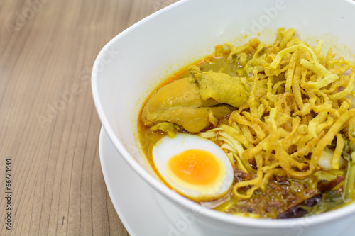 khao soi Thai Crispy Noodle chicken curry