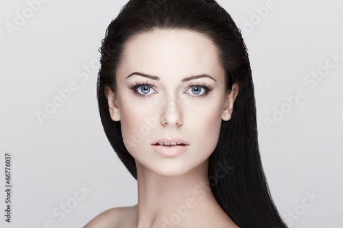 Portrait of a beautiful brunette woman