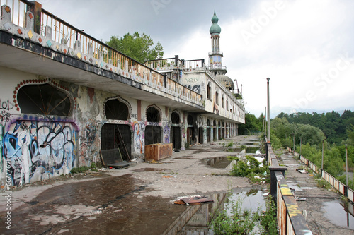 ricordo di Consonno: da città dei balocchi a borgo fantasma