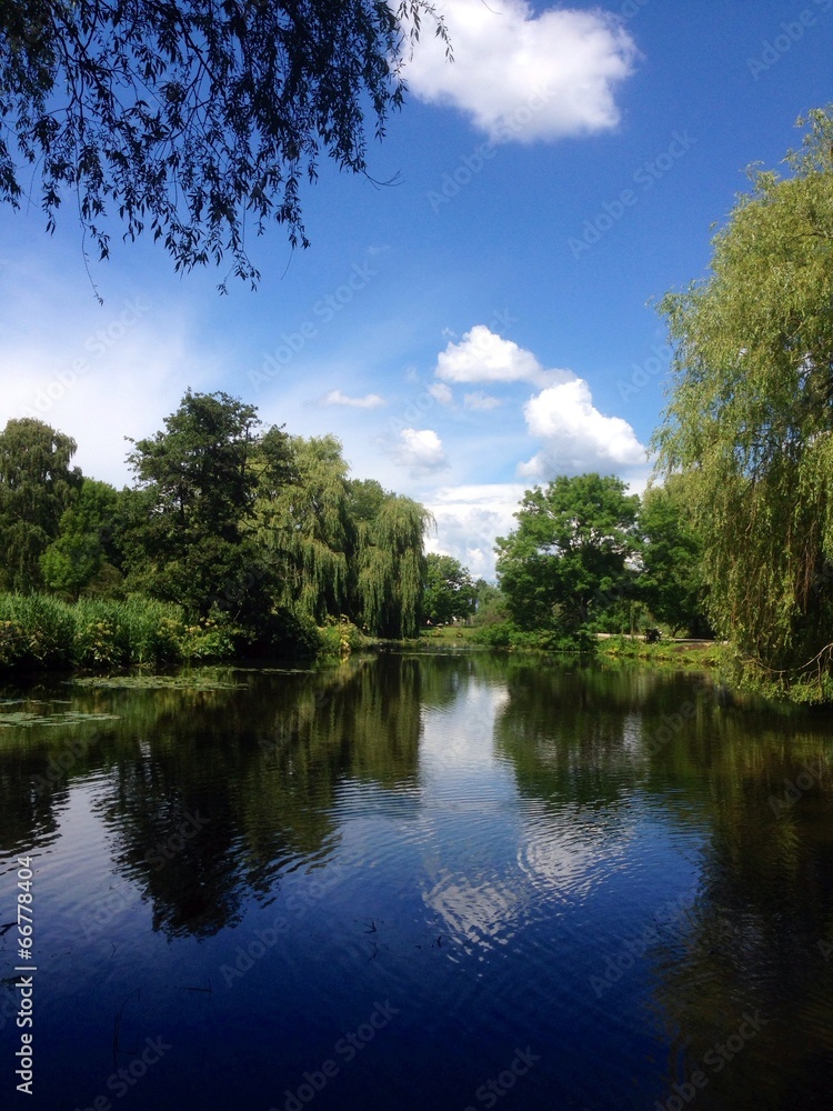 lago e cielo