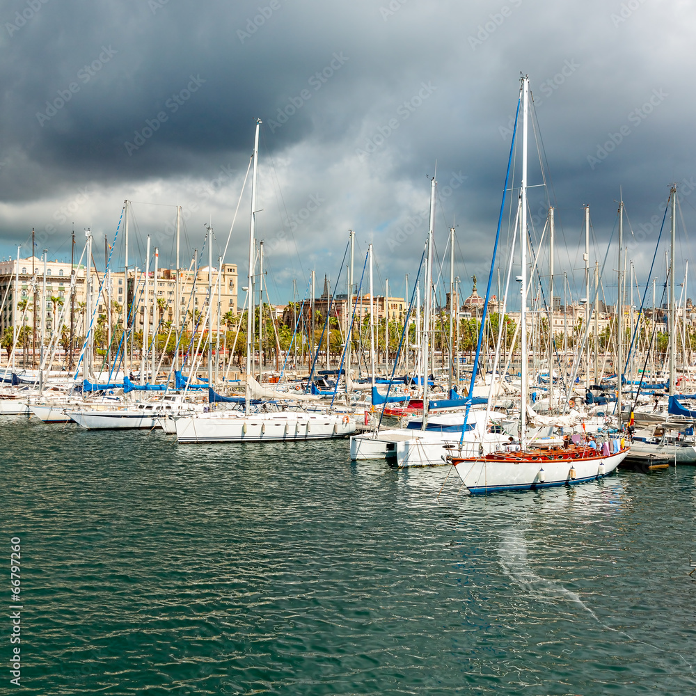 Obraz premium Marina Port Vell in Barcelona