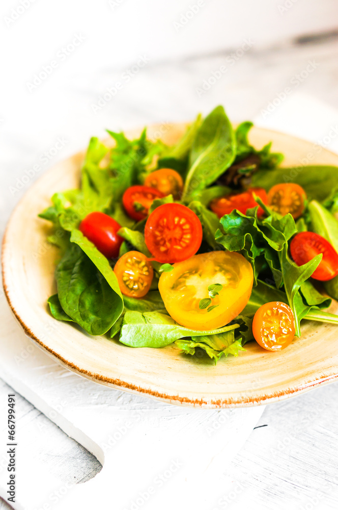 Green salad with colorful tomatoes