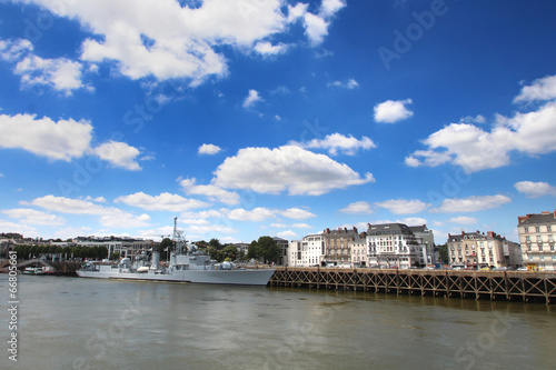 France / Nantes - Estuaire et bateau à quai © Brad Pict