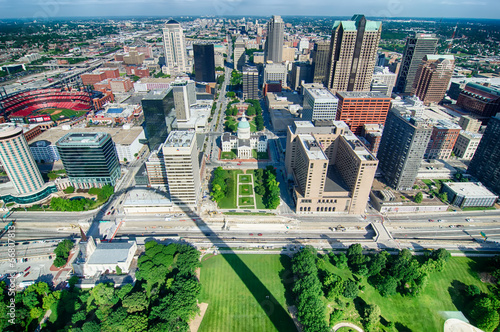 Bild auf Leinwand aerial of The Old Court House surrounded by downtown St. Louis